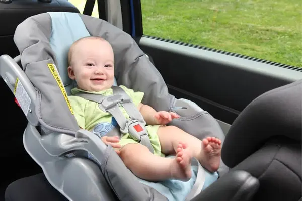 Ghế ô tô trẻ em an toàn cho bé