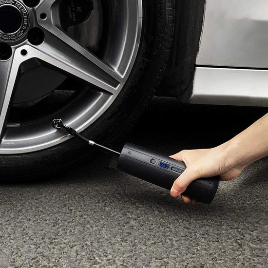 Máy bơm lốp ô tô mini là cứu tinh cho bạn trong những trường hợp khẩn cấp